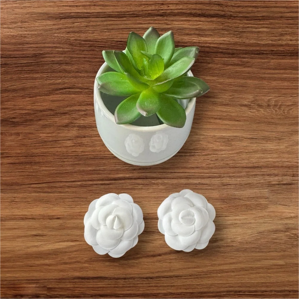 Chanel Camellia flower set 2 pieces - Picture 2 of 6